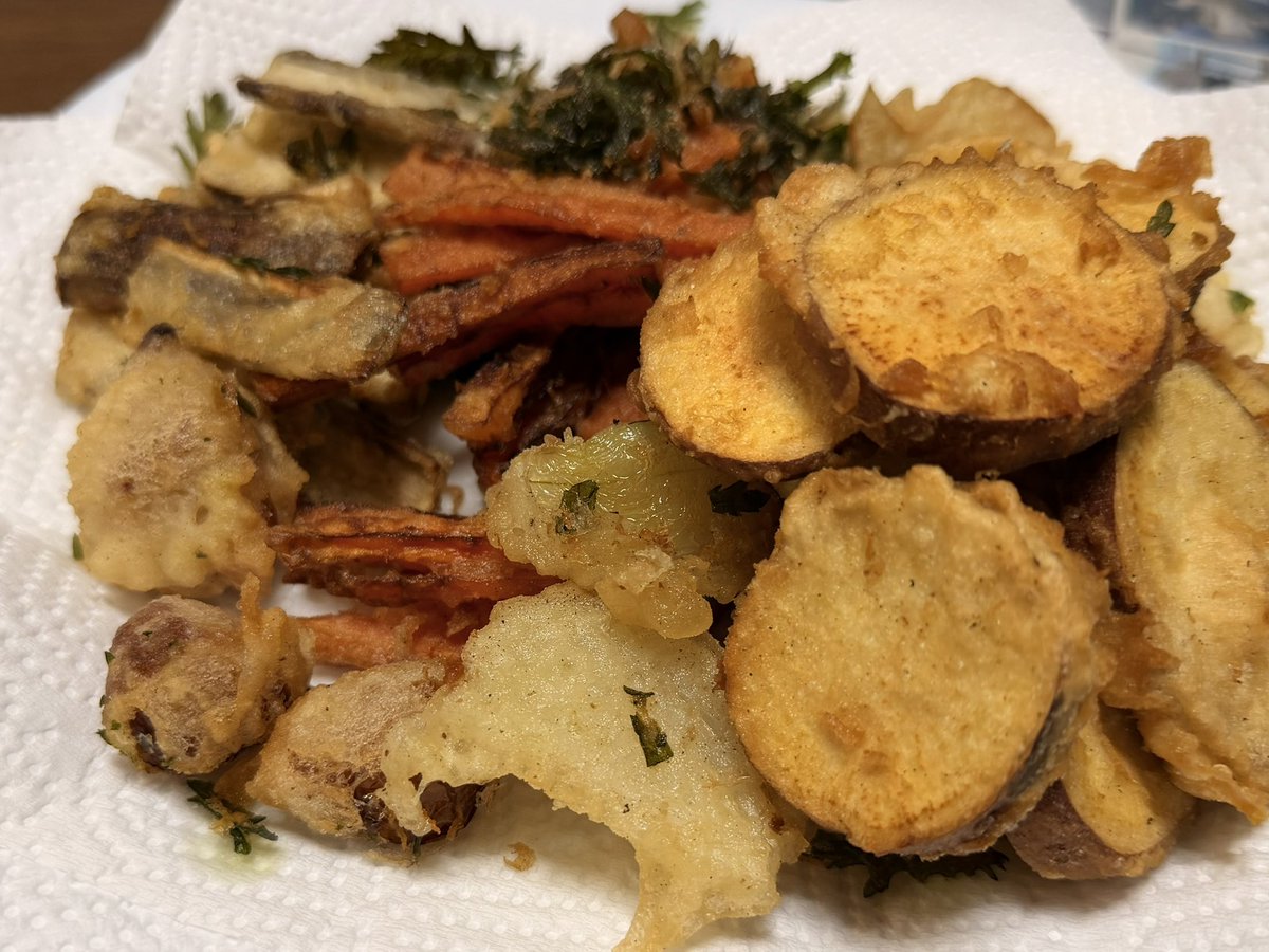 うしさん tweet media