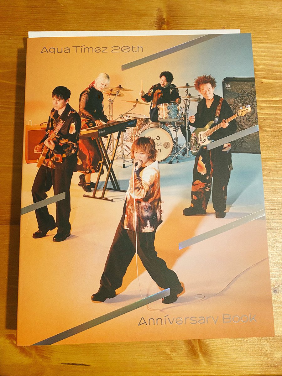 fodmt217's tweet photo. やっと…ほんとにやっと開封して読めた
忙しくて、しんどくて1ヶ月近く読めてなかった
めっちゃ泣けたし、めっちゃ笑った
最高の20th anniversary bookでした
読むの2時間かかったけどあっという間だった笑
今日グッズも届いた📦
何ヶ月前に頼んだっけ…約5ヶ月前！？
すっかり忘れてた笑
@futoshi_510 https://t.co/tZZybLyQWi