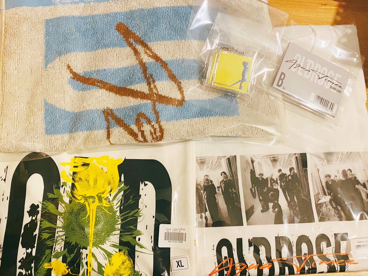 fodmt217's tweet photo. やっと…ほんとにやっと開封して読めた
忙しくて、しんどくて1ヶ月近く読めてなかった
めっちゃ泣けたし、めっちゃ笑った
最高の20th anniversary bookでした
読むの2時間かかったけどあっという間だった笑
今日グッズも届いた📦
何ヶ月前に頼んだっけ…約5ヶ月前！？
すっかり忘れてた笑
@futoshi_510 https://t.co/tZZybLyQWi