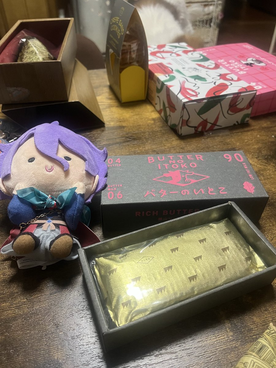 chappy_cbm's tweet photo. 妹からのお土産パーティ🎉
たのちい https://t.co/IHosIrOfy2