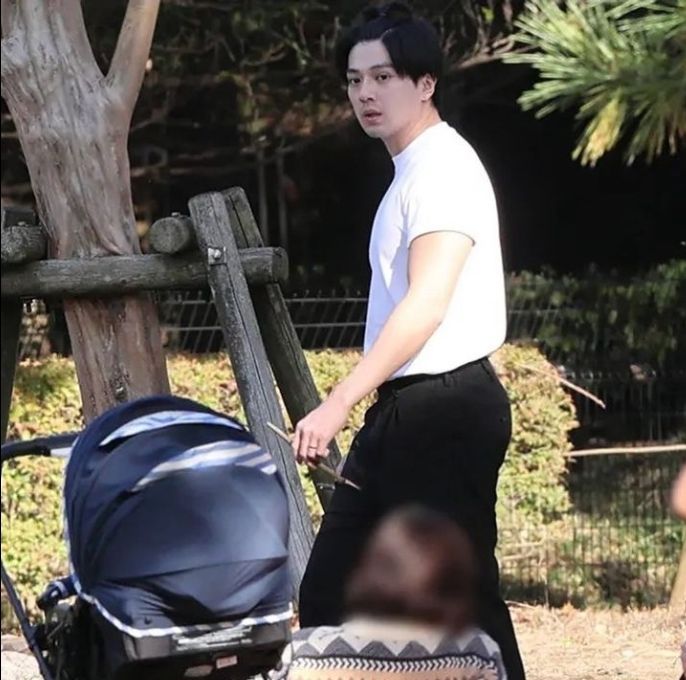 Nathania Daniel, 蓝. tweet media