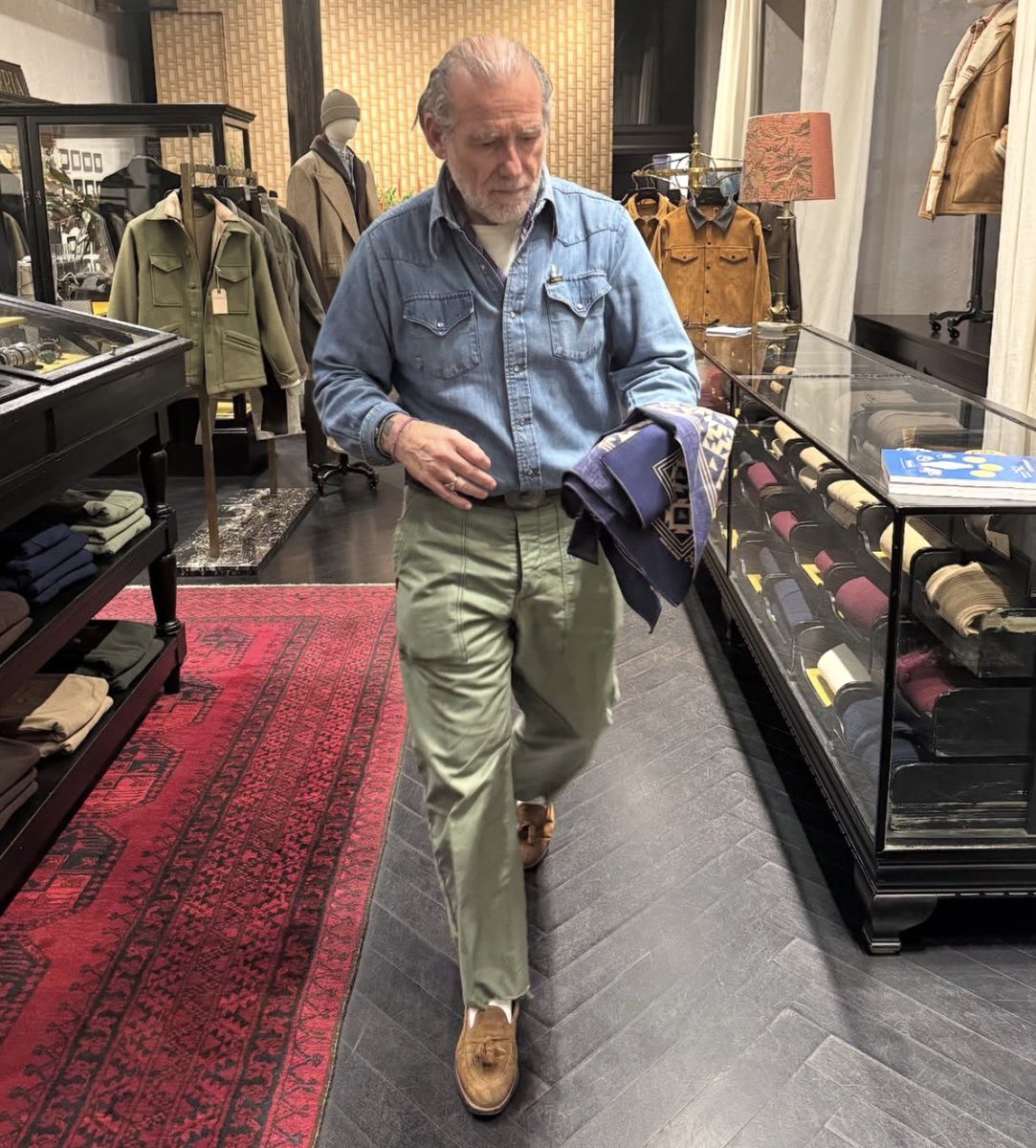 Samantha tweet media