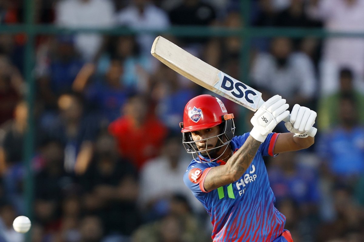 IPL's tweet image. An eventful powerplay 💥

Two wickets for #MI but Pathum Nissanka with an equally strong reply 👊

#DC currently 42/2.

Updates ▶️ bit.ly/TATAIPL-2026-8

#TATAIPL | #KhelBindaas | #DCvMI