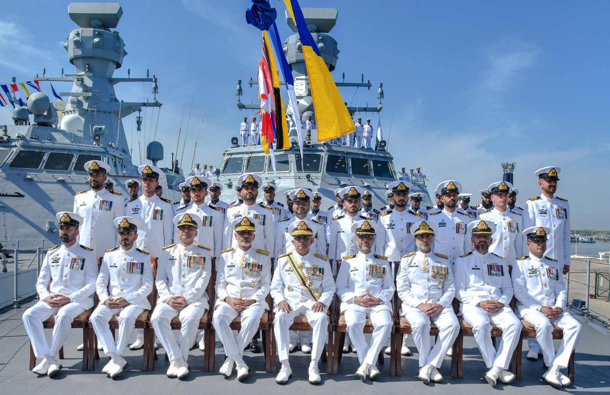 Defense_Times's tweet photo. Pakistan's Naval Chief Admiral Naveed Ashraf: 
PN inducts advanced platforms and niche technologies to target adversary’s critical infrastructure and naval assets. https://t.co/KbBkhLhe3F