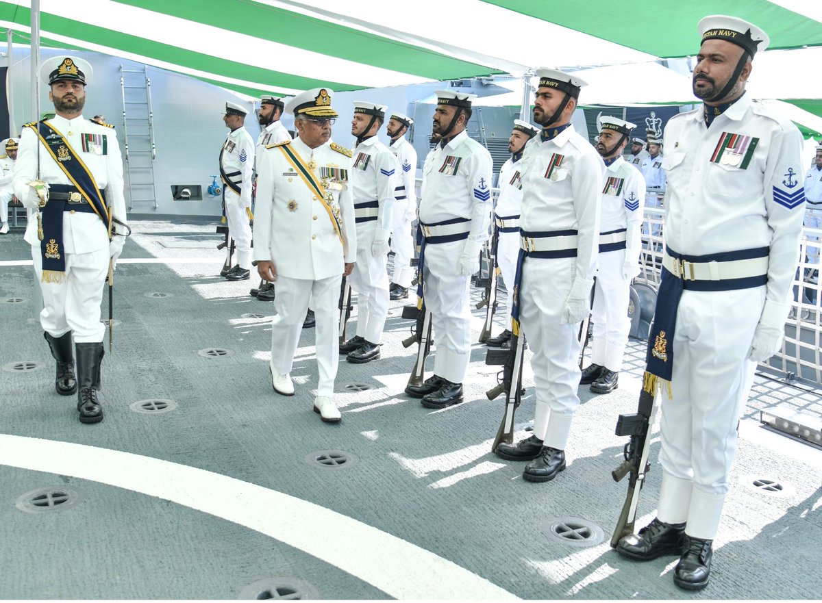 Defense_Times's tweet photo. Pakistan's Naval Chief Admiral Naveed Ashraf: 
PN inducts advanced platforms and niche technologies to target adversary’s critical infrastructure and naval assets. https://t.co/KbBkhLhe3F