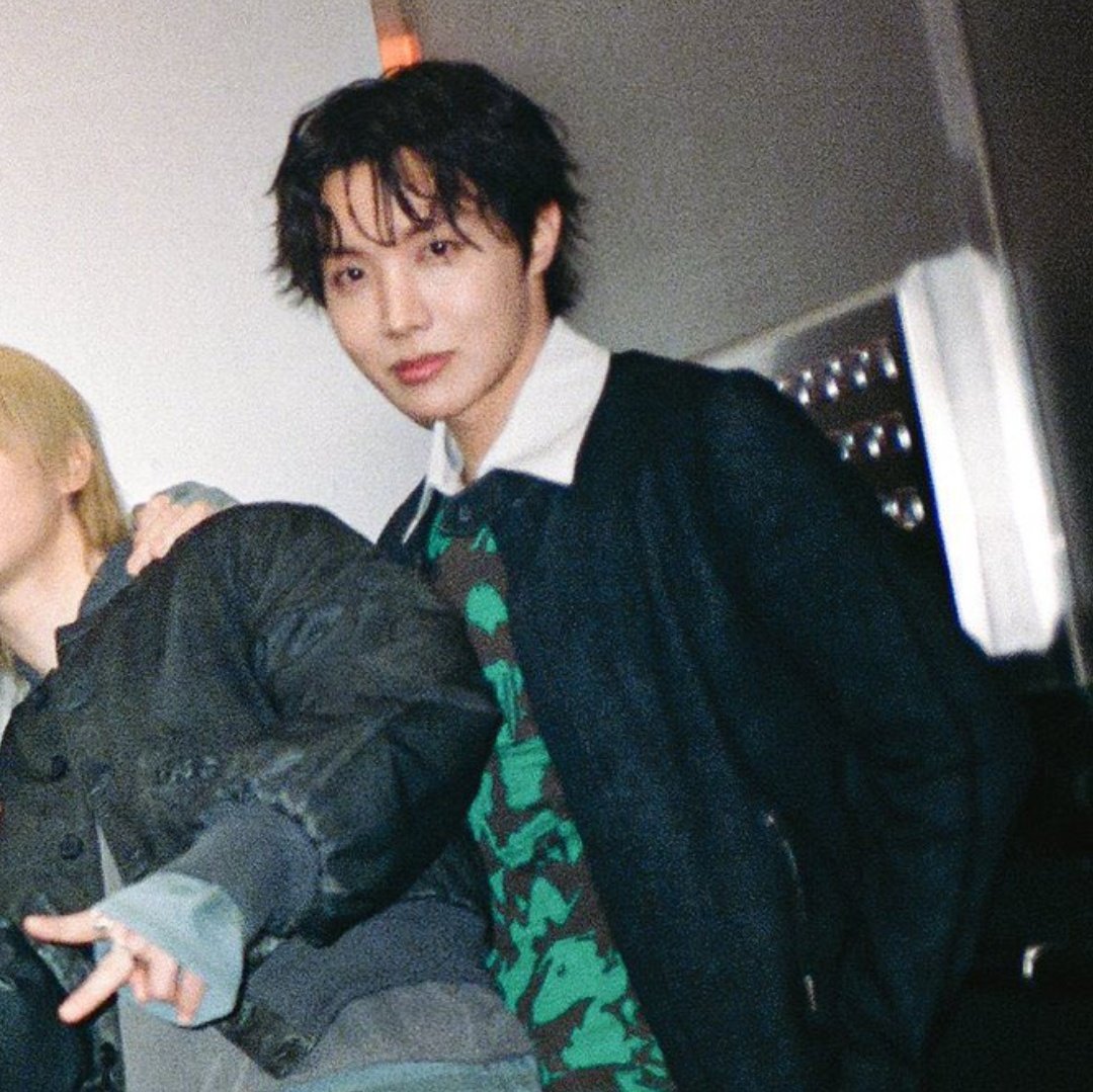 ダイオウホソクムシ ⟭⟬💜⟬⟭ tweet media