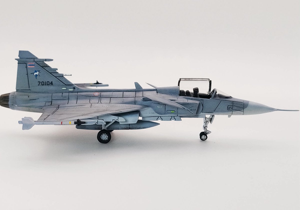 PTigerair2's tweet photo. JAS-39 Royal Thai Air Force 🇹🇭
Model : HMA
Scale : 1/144 https://t.co/tOygCrlNQK
