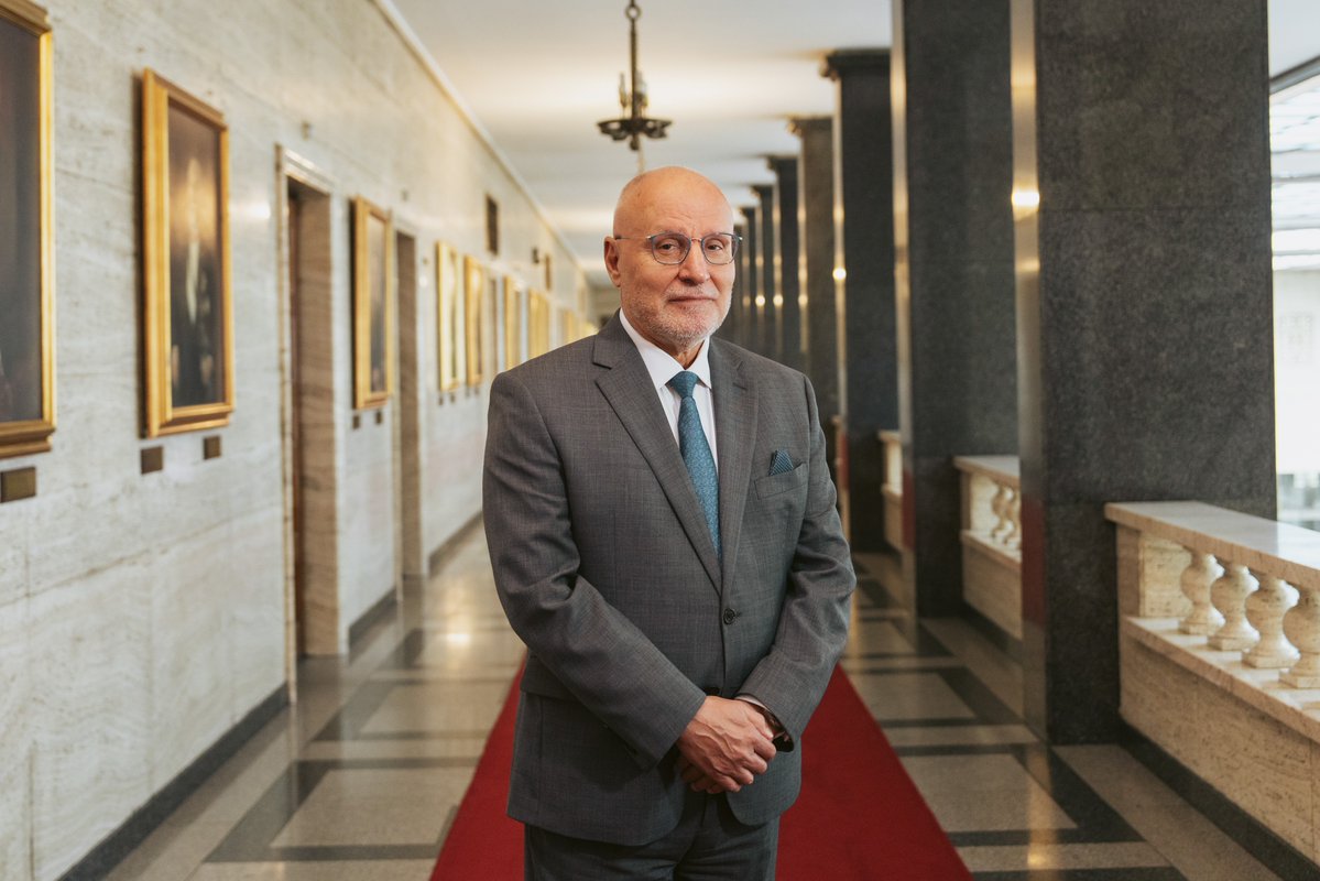 Zoe Schneeweiss tweet media