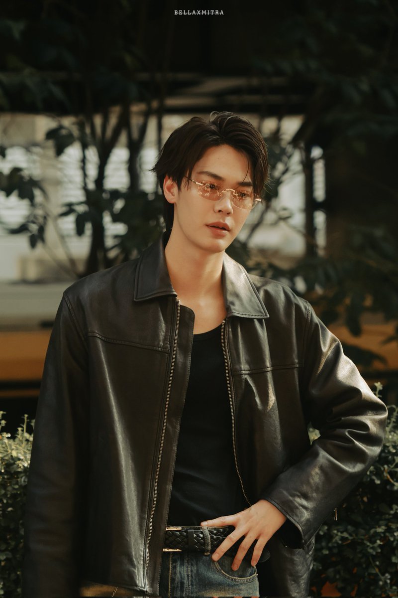 Bellaxmitra's tweet photo. พี่ดารากับเสื้อหนัง 😎

DEW TEE X MR KILL BEGINS

#GMMTVFANIVAL2026xDewTee 
#dew_jsu https://t.co/gKYYCE1zp0
