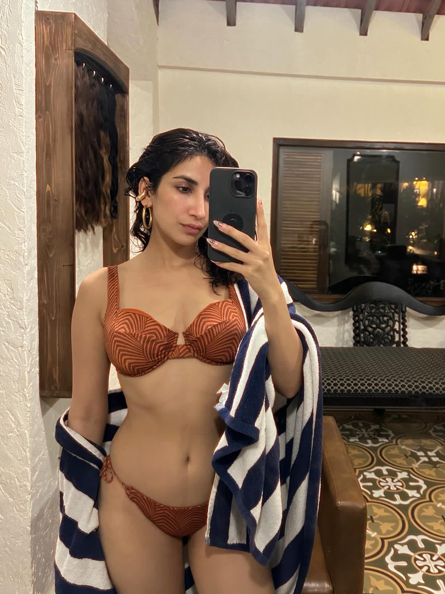 Weekendvibes_'s tweet photo. Parul Gulati π€π€³
#Parul #ParulGulati https://t.co/MOcAcbiWHk
