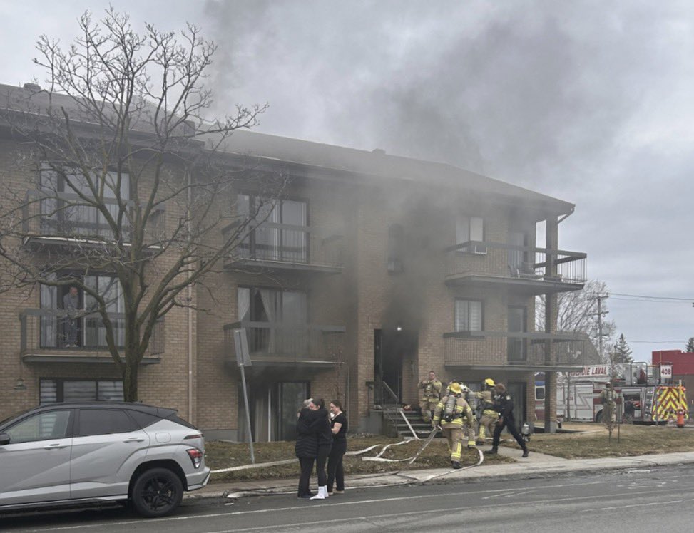3 AVRIL | 15:08 // Feu de bâtiment sur le boulevard Dagenais Ouest dans le secteur de Fabreville. Bâtiment résidentiel multi logements. Fumée apparente provenant d’un logement au sous-sol. Le Code était 10-07, intervention nécessaire.