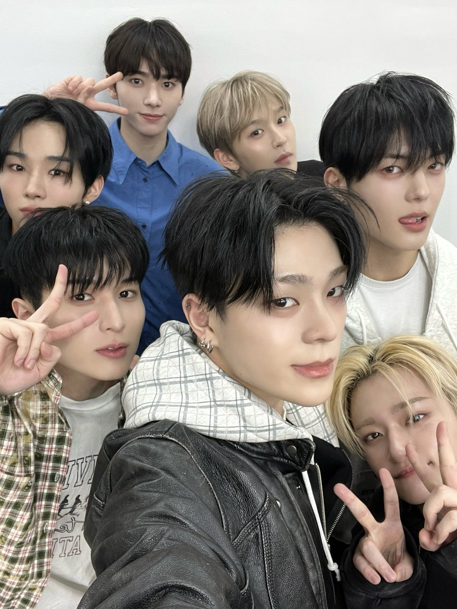 WHIB(휘브) tweet media