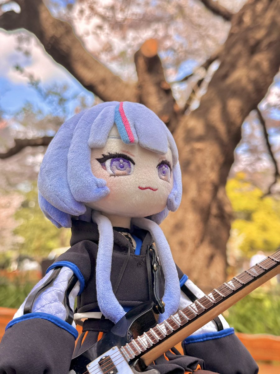 aka11tonbo's tweet photo. 以前うちの子も制作して頂いたの何度でも見て欲しい〜！！
特にこの靴！！！先週末一緒にお花見も行きました😊🌸✨ https://t.co/zKGUjiYNlS