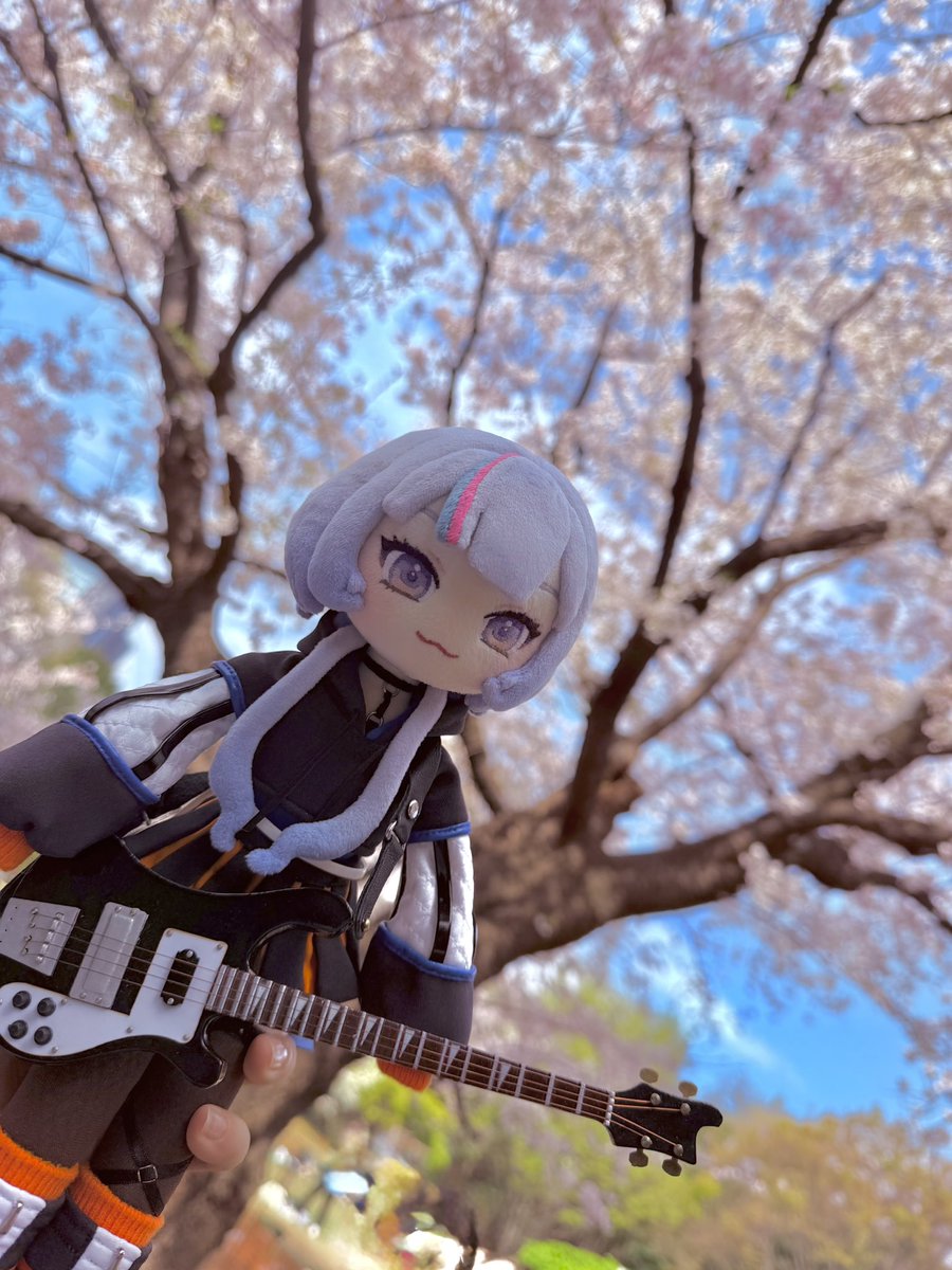 aka11tonbo's tweet photo. 以前うちの子も制作して頂いたの何度でも見て欲しい〜！！
特にこの靴！！！先週末一緒にお花見も行きました😊🌸✨ https://t.co/zKGUjiYNlS