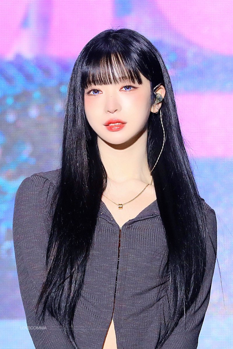 𝐥𝐨𝐯𝐞𝐜𝐨𝐦𝐦𝐚 tweet media