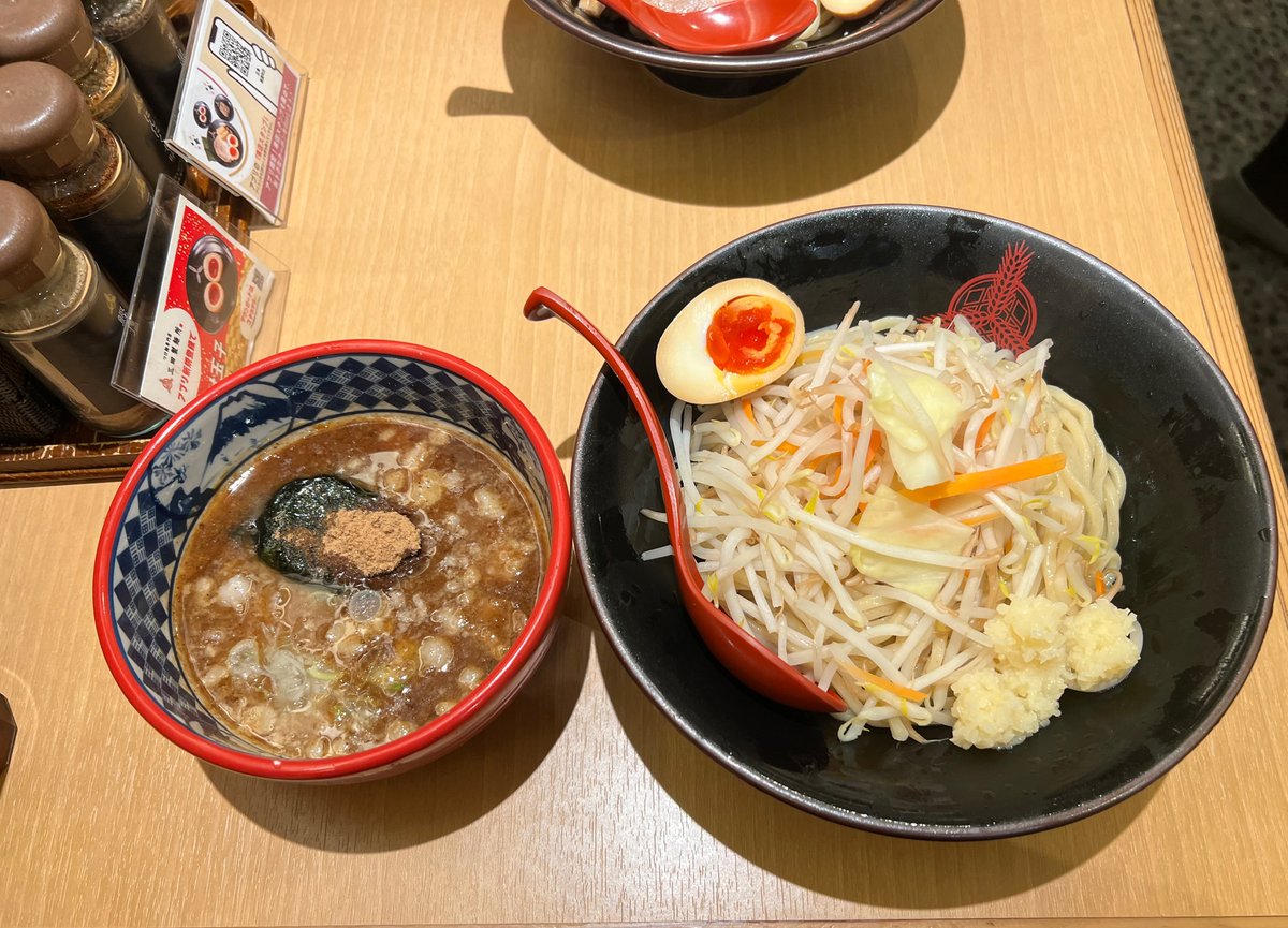 せともの tweet media