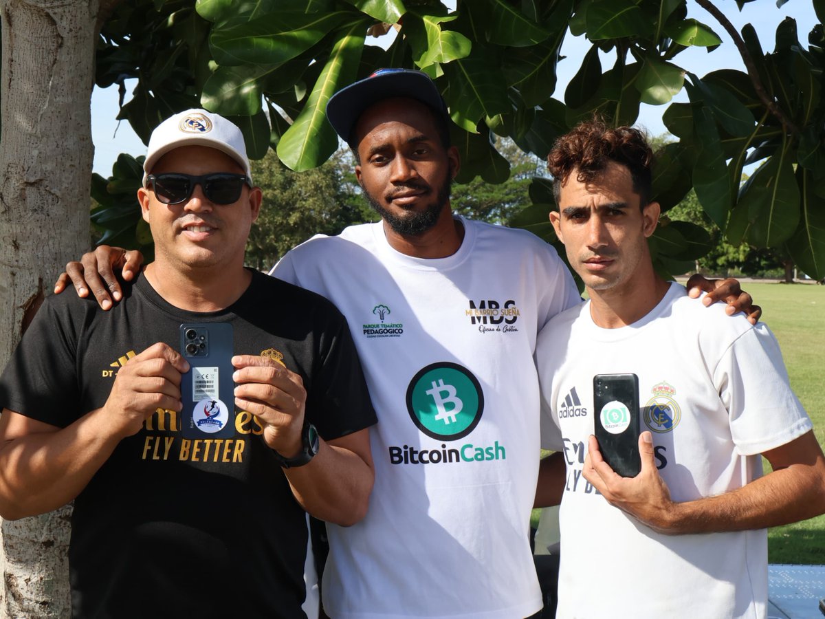 RelampagoCupBCH's tweet photo. 2 DAYS LEFT! We still need your support to reach 2.50 BCH for Club Cup BCH 2026 

8 teams 🏆
50 @cashstamps 
3 weekends of football and #Bitcoincash in Cuba 

Let's do it! 

https://t.co/VgcI5x8Oqd

Every satoshi counts 🔥 https://t.co/hSNzNQ1Wmp