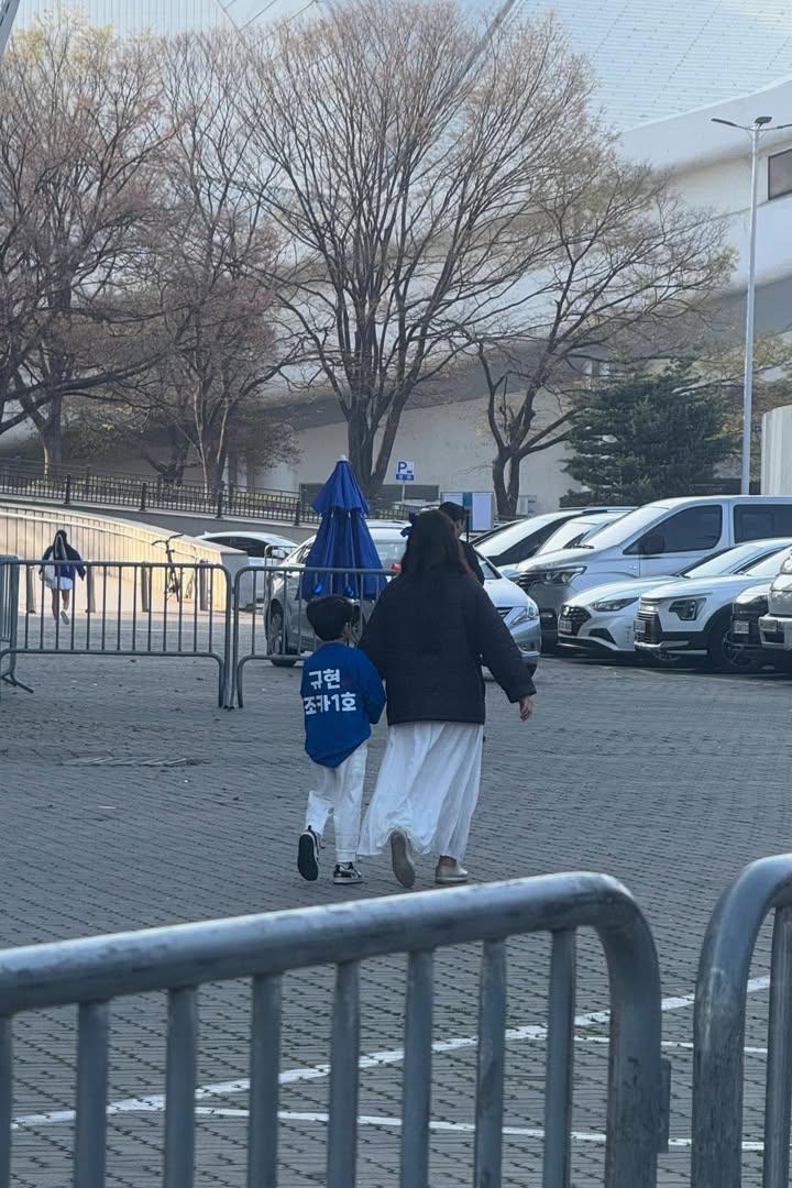 피라𝓕𝓲𝓻𝓪 ❄️ tweet media