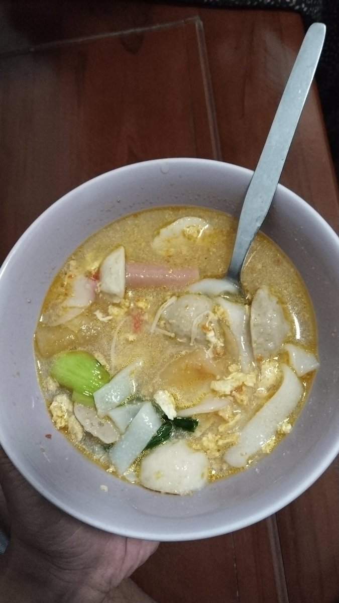 Grimiss grimis bikin seblakkk.

Nyeblak gaes...😁