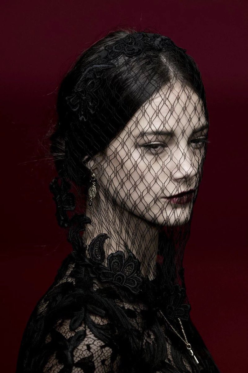 Byronically tweet media