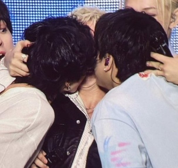 CB97 ˙⋆✮ tweet media