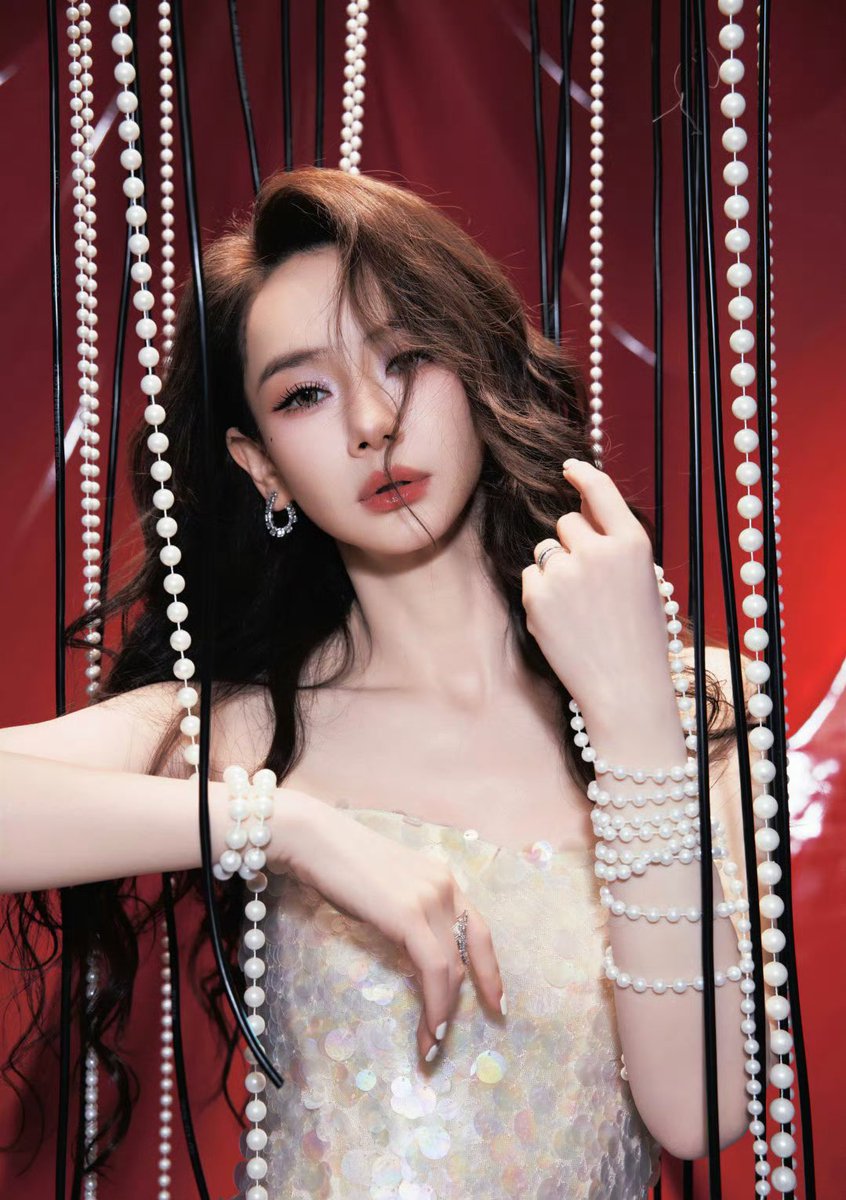 centlookbook's tweet photo. #QiWei 戚薇 in Movous Couture Fall/Winter 2026 for a Cadillac XT5 press conference in Guilin https://t.co/1MMohkgUgp