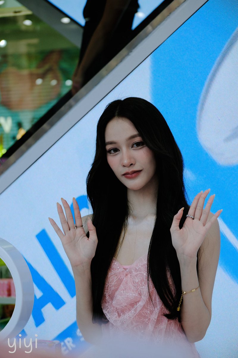 tk's yiyi mami tweet media