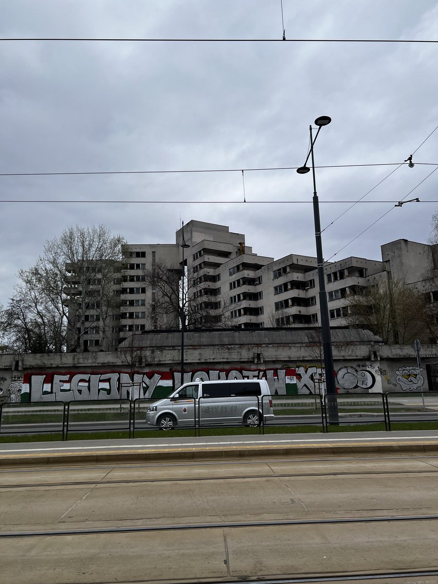 dmitry/b tweet media