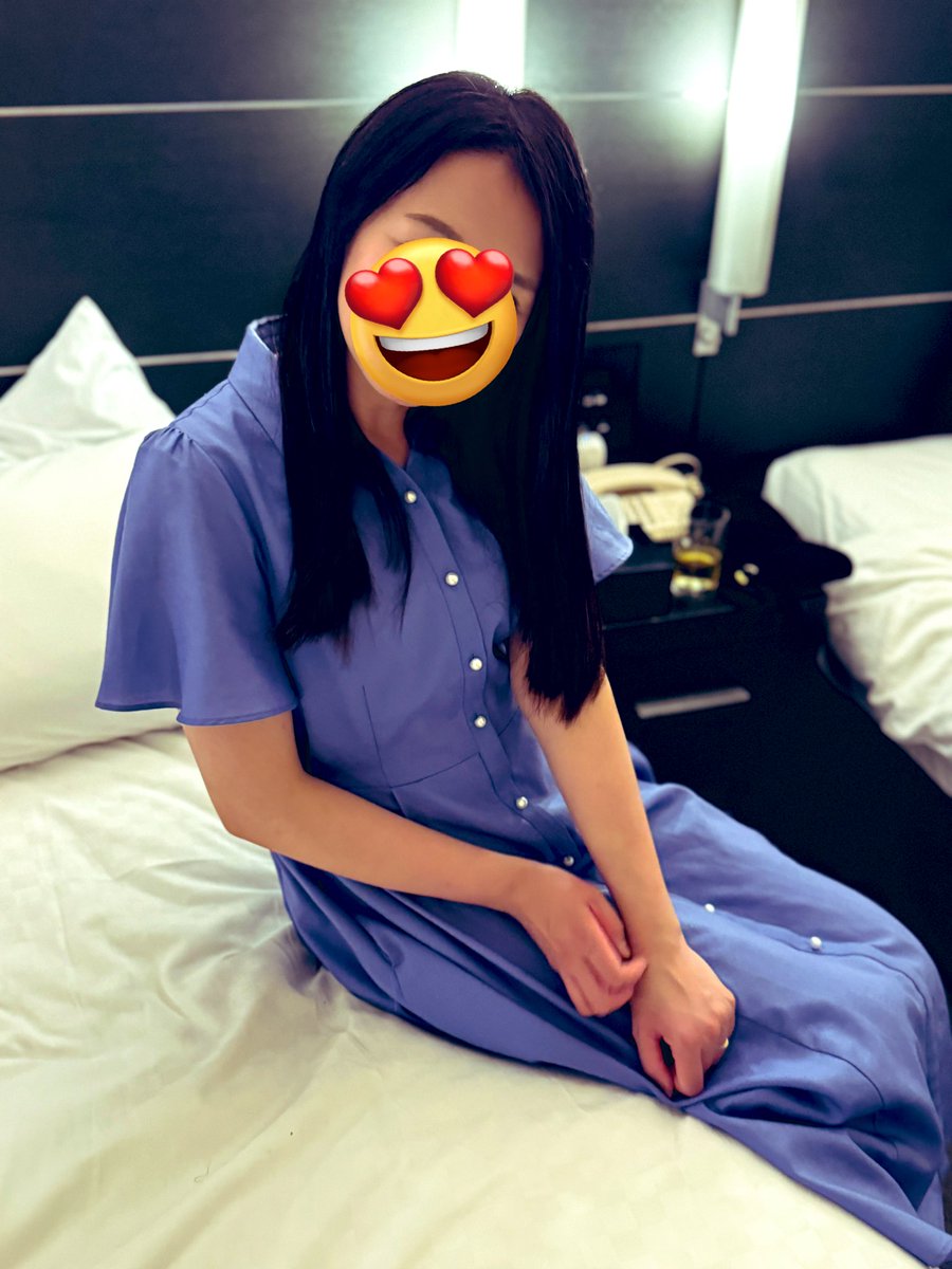 NTRayaka's tweet photo. マッサージ師さんにこんなにされても
「感じてないもん。違うもん」
Gスポ弱すぎの妻 https://t.co/NQkhaf2UpV