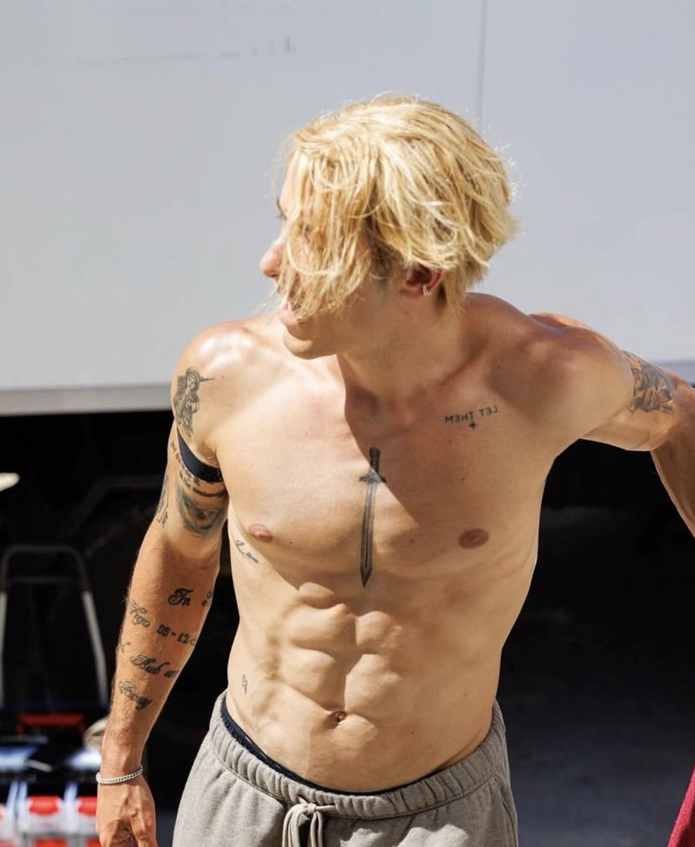 newjilo1116's tweet photo. 타즈상디 이런 사진 꾸준히 올려주는거 좋네요 감사합니다 https://t.co/CrjVCH3MR3