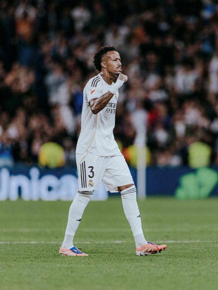 MADRlDISTAS's tweet photo. 🚨 Éder Militão, que tem contrato até 2028, é considerado um jogador chave pela diretoria do Real Madrid. 

O jogador demonstrou que poderia se recuperar bem da lesão no ligamento cruzado e exerce uma influência fundamental no vestiário, sendo um dos seus líderes.

@AbrahamPRomero