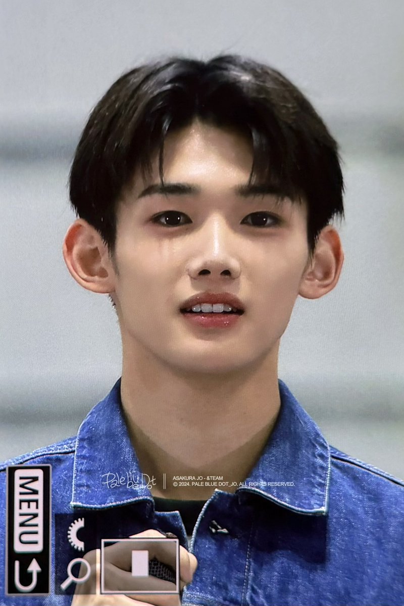 PALE BLUE DOT tweet media