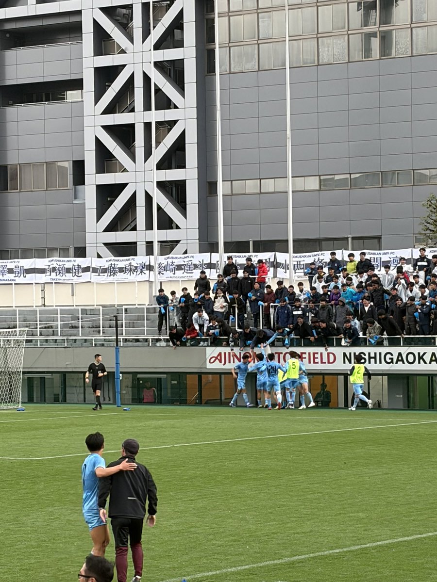sugaya_football's tweet photo. 関東大学サッカーリーグが開幕！

昇格組・早稲田の一体感のある戦いがとにかくよかった。
国士舘も本間凛が和製ヨケレシュぶりを発揮してワンゴールワンアシスト。
川崎にハマると良いな。

他にも好きな選手たくさん出会えました。
雨なのでノート少なめ。個人用なので僕がわかればよいのです。 https://t.co/m51V0HsHXj