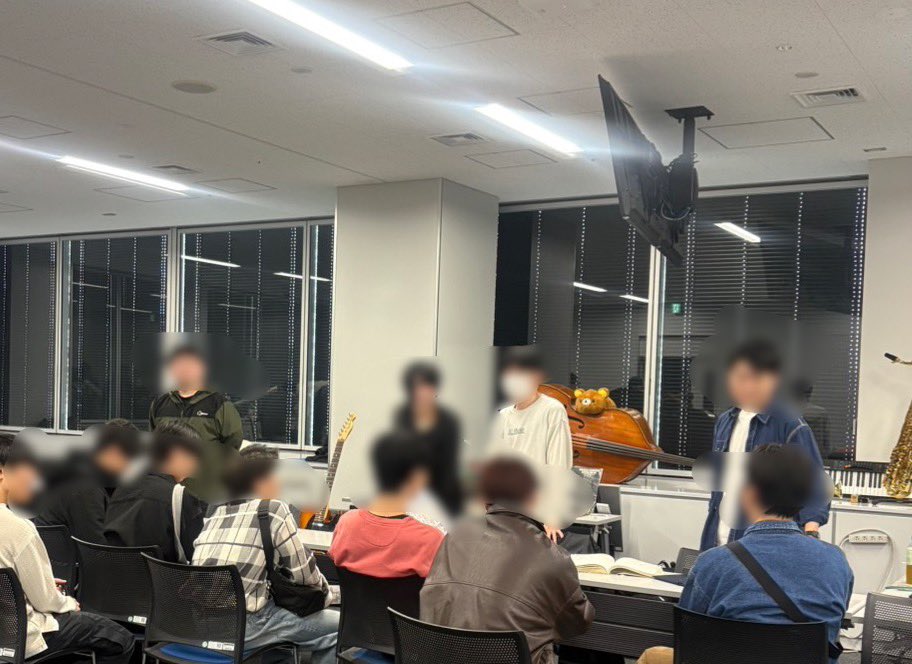 TDU_MJC's tweet photo. 本日は新入生オリエンテーションに来て頂きありがとうございました！沢山の新入生達と話せてとても楽しかったです😆✨
楽器体験会の日時など確定しましたら随時更新していきます！今日来れなかった方も是非ご参加ください！
またdmでの質問も受け付けております🙇‍♂️
 #春から東京電機大学  #春から電大 https://t.co/MjAYThQv6g