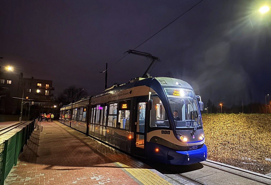 🌐 ᴛʜᴇᴘᴏʟᴀɴᴅɴᴇᴡs 🌐 tweet media