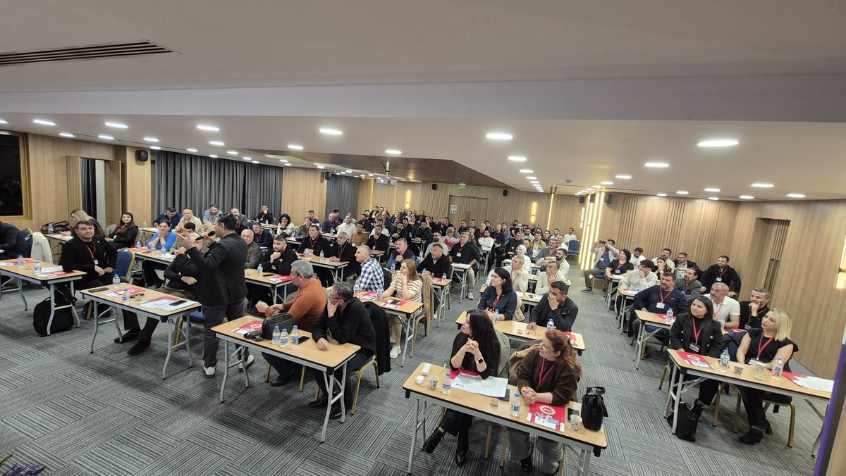 ArzuCerkezoglu's tweet photo. 📌 Ankara 
İki gün sürecek olan Genel Temsilciler Kurulumuz Ankara'da DİSK/Genel İş Genel Merkezi'nde büyük bir coşkuyla başladı.

Sağlık ve sosyal hizmet işçileri hakkını alacak!

İnadına Sendika! 
İnadına DİSK! https://t.co/RWfsfa8yTk