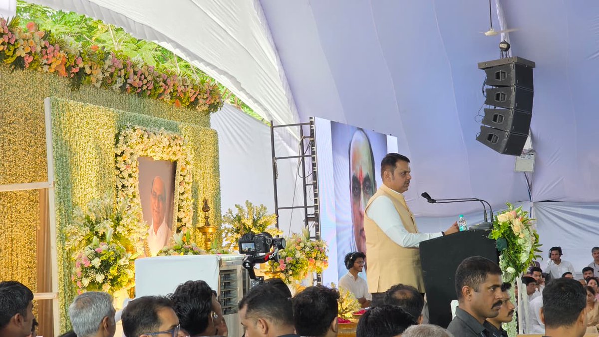 ppotepatil's tweet image. 📍नागपूर

स्व. दत्ताभाऊ मेघे यांना श्रद्धांजली वाहण्यासाठी आयोजित सर्वपक्षीय श्रद्धांजली सभेत उपस्थित राहून दत्ताभाऊंना अभिवादन केले व भावपूर्ण श्रद्धांजली अर्पण केली.