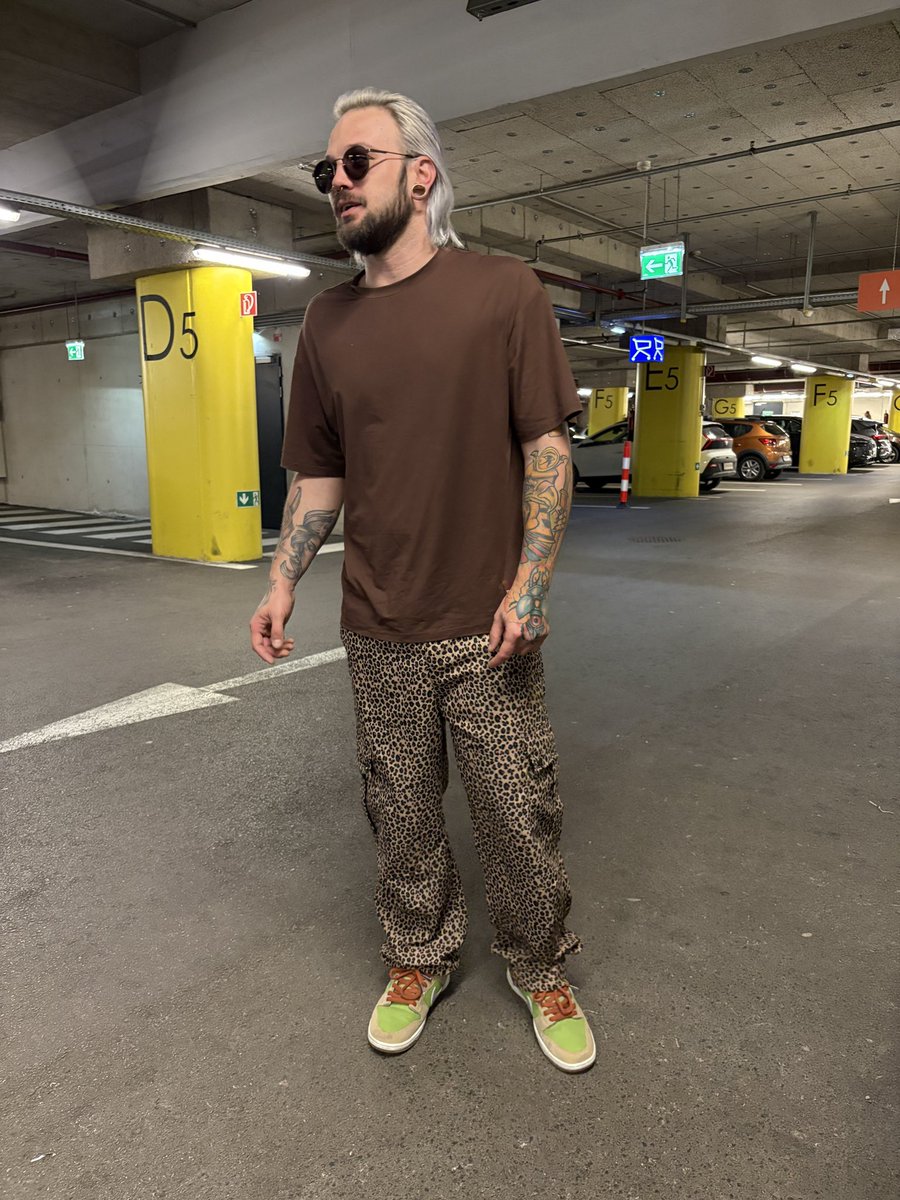 MrGreenity tweet media