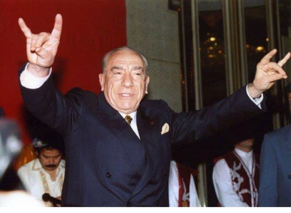 muratozvardar's tweet photo. "En kuvvetli silah; imanlı, ahlâklı, milleti için devleti için dini için ve her şeyden evvel Allah rızası için ölümü göze alan insandır."
  Alparslan Türkeş

Milliyetçi Hareket Partisi Kurucu Genel Başkanı merhum Alparslan Türkeş’i ahirete irtihalinin 29’ uncu yıl dönümünde rahmetle, hayır dua ile yâd ediyorum. Mekânı cennet olsun… #mhp #AlparslanTürkeş