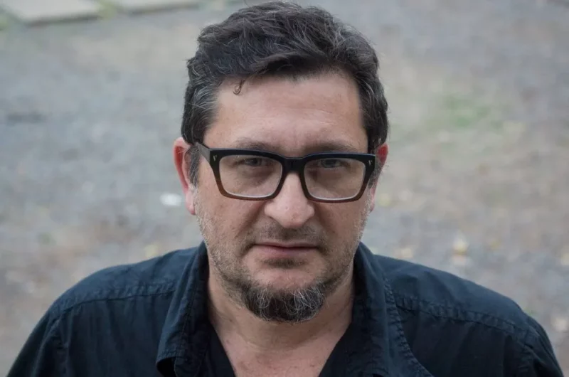 radio2rosario's tweet photo. 📻#RadiopolisWeekend | Estamos en linea con German de los Santos (@germandls), periodista distinguido por sus investigaciones.
Crimen de un joven a otro adolescente en la escuela de San Cristóbal.
"Todos parecían desligarse del tema. Maestros, el Intendente, todos". https://t.co/WTpAmBG7Cu