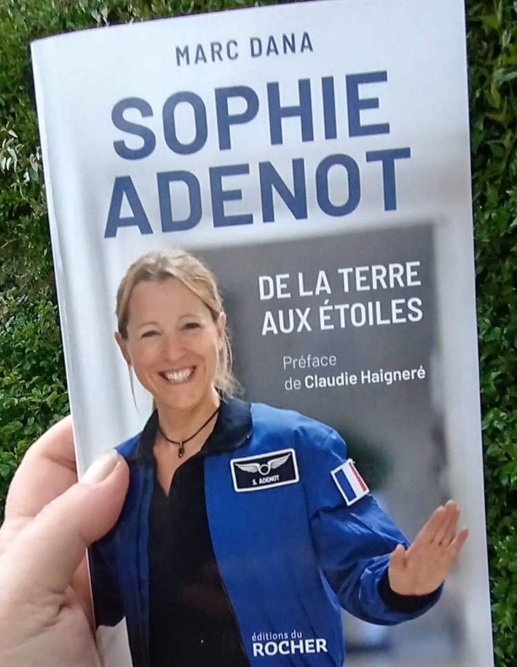 RivieraBuzz tweet media