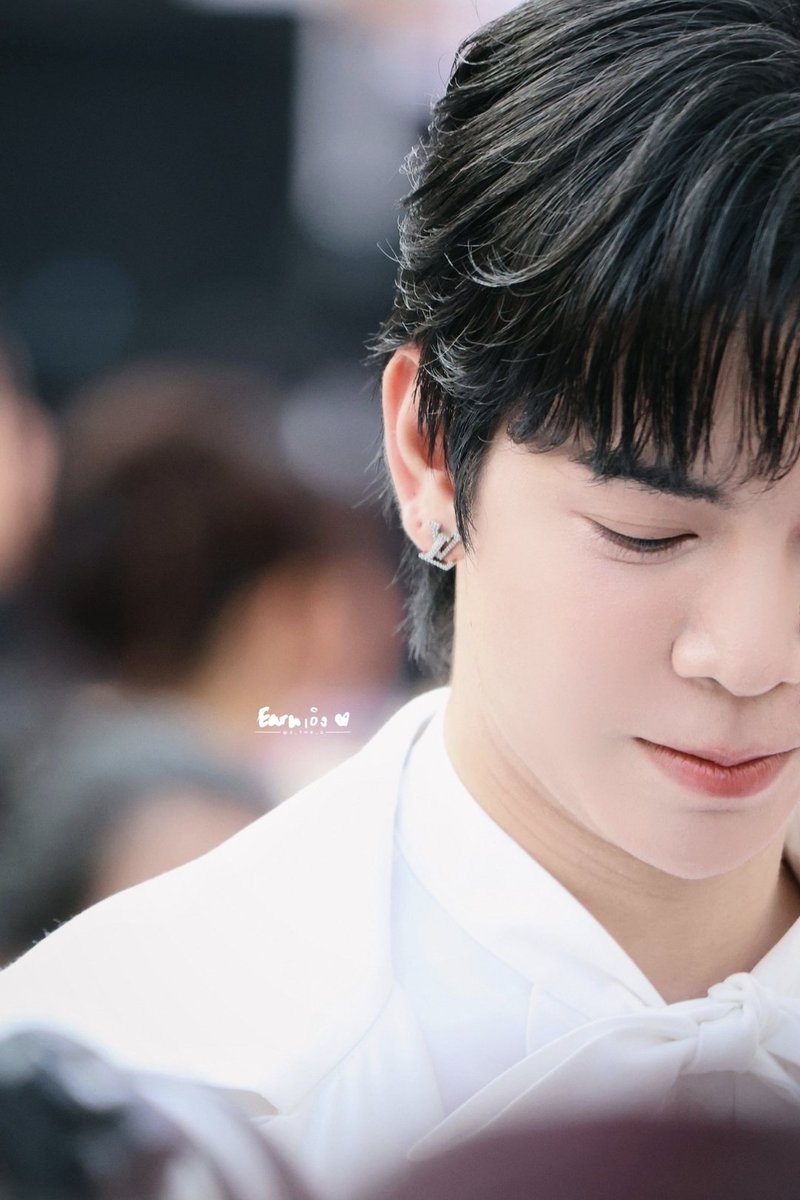 102 ✵ 🐺🐽 tweet media