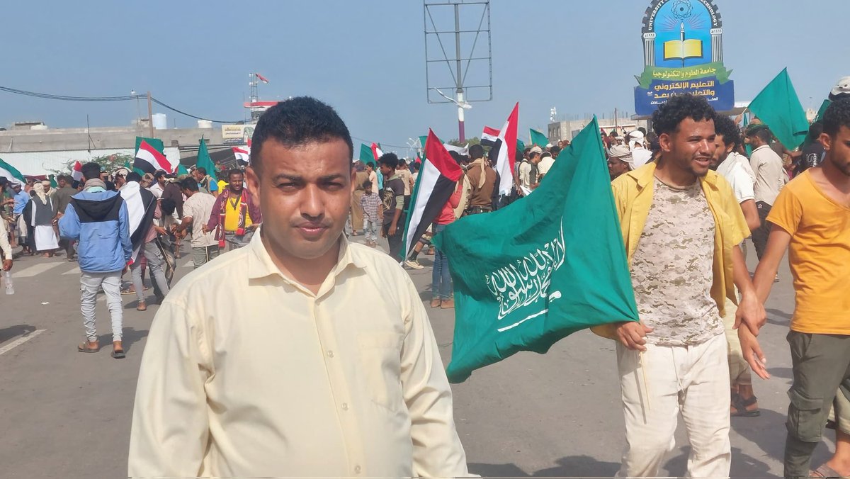 ahmedmokiber's tweet photo. انا ابن المخا ومع عاصفة الحزم ناضلنا مع السعودية فاول غارة للتحالف العربي كم فرحت حينها في تلك اللحظة وقلت حينها شكرا مملكة الخير .

هذه السعودية زرتها في 2018 فوجدت فيها بنية تحتية كبيرة صاحبة المشروع الاسلامي حفظ الله حكامها وشعبها https://t.co/PdFu832H8D