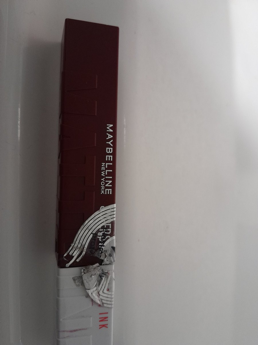 Yok5Kimse's tweet photo. @Maybelline_TH @yoursbaebie @twnpich @porsuppakarn Woow.  maybelline, realy is good lipstik gloss is really really good. 
If you go for swiming or shower it doesn't move. It's so good.

I advice everyone who is looking for good quality to buy this maybelline.

DUANG WITH YOU 
#teeteepor you are the best https://t.co/bbG1VtBrfB