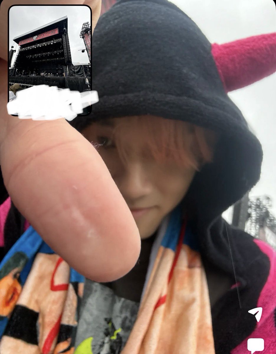 えび tweet media