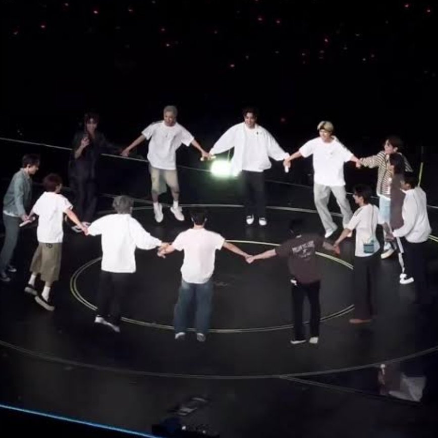 aki ☁️ tweet media