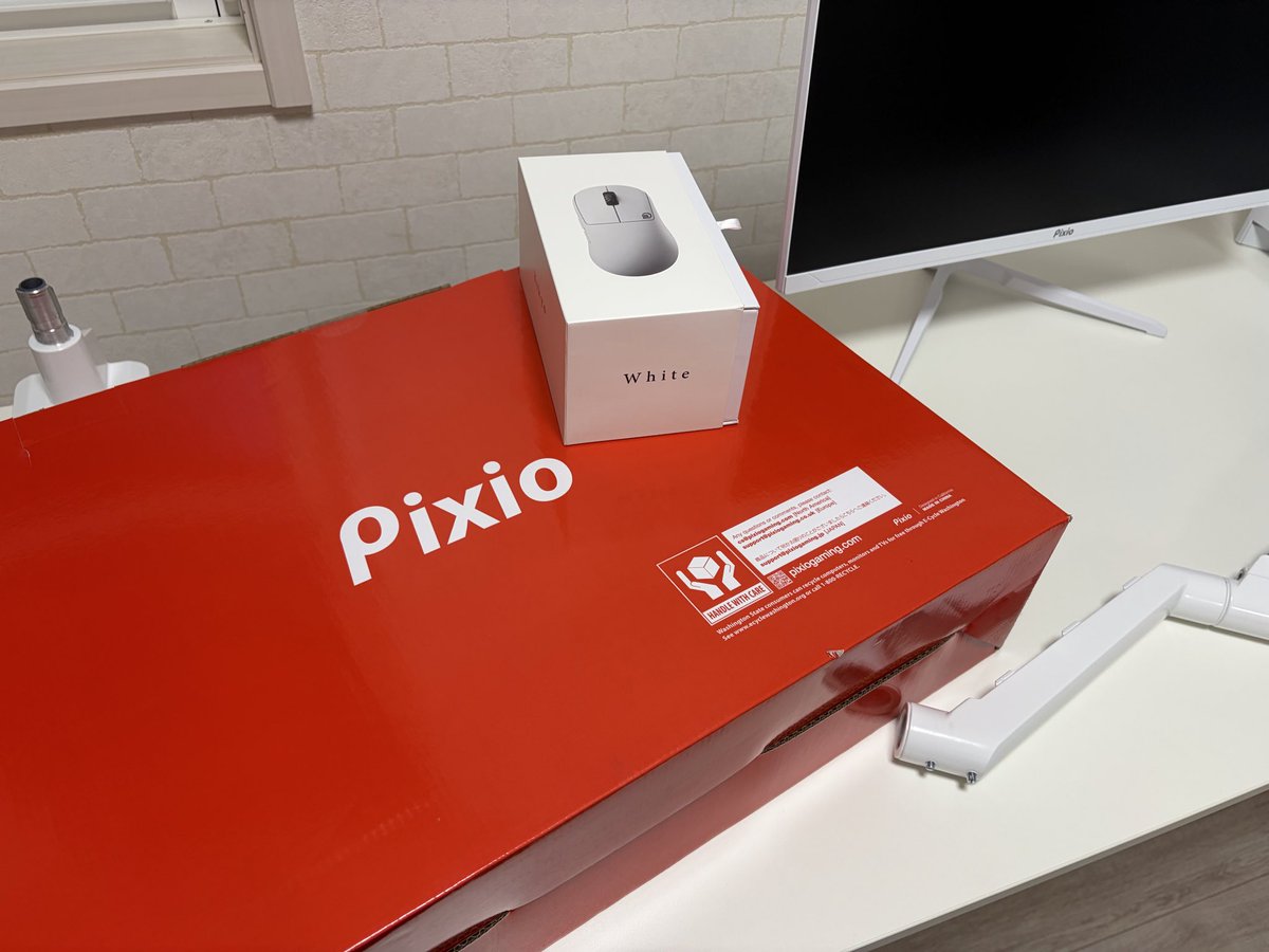 mia_room1's tweet image. モニターアームもう一つ購入しておけばよかった…₍՞ .  ̫ . ՞₎……
#pixio #storia #開封式