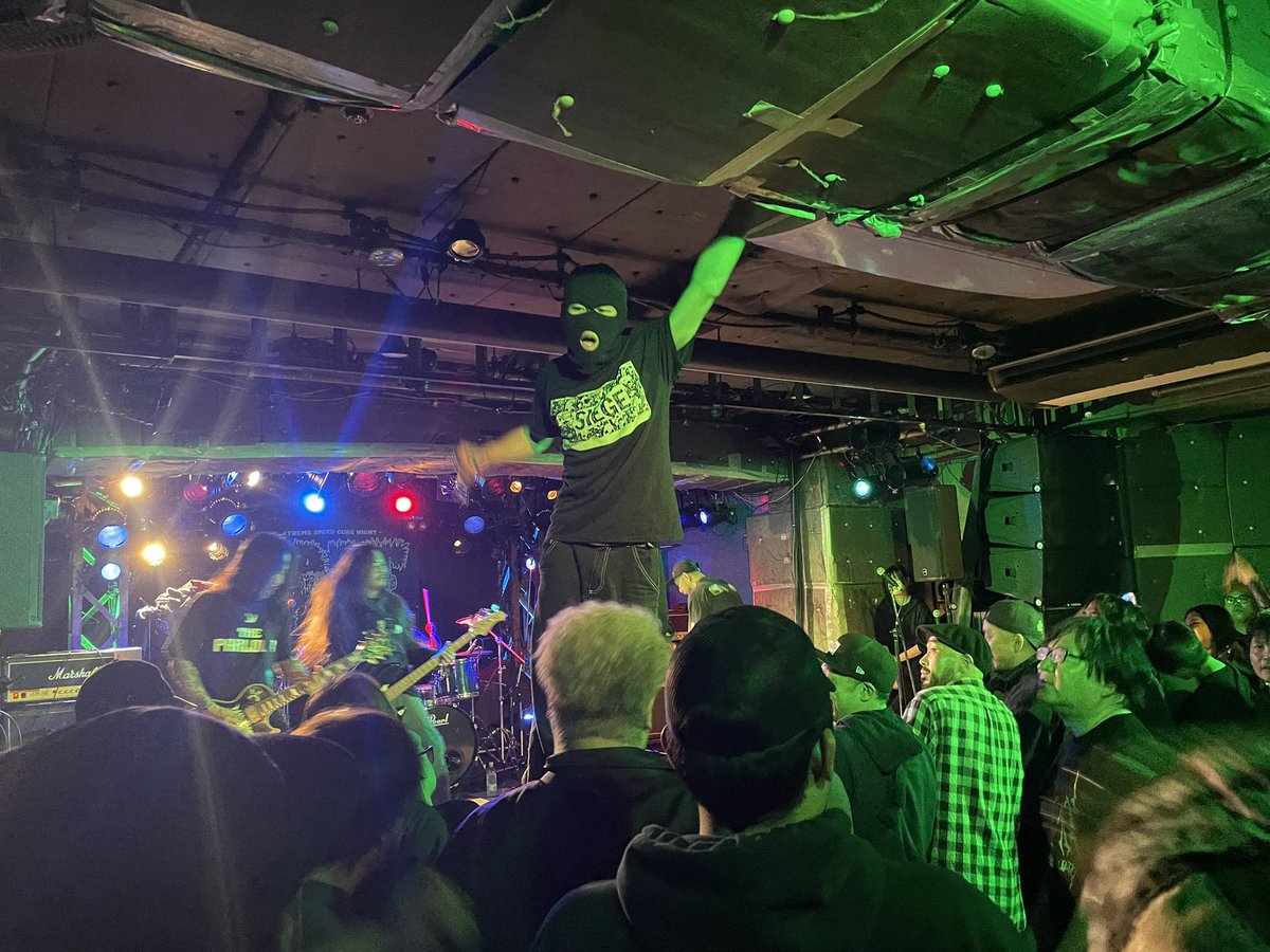 速い‼︎短い‼︎ウルサイ‼︎なバンドばかりを新宿ロフトに集め3ステージで全20バンド、持ち時間20分というクソ最高なイベント。名前は知ってたけど観たことのないバンドを一気に観れて大満足。「おい!あのバンドは呼ばないのか⁉︎」という意見も多数(俺から)寄せられてるので第2回待ってます。