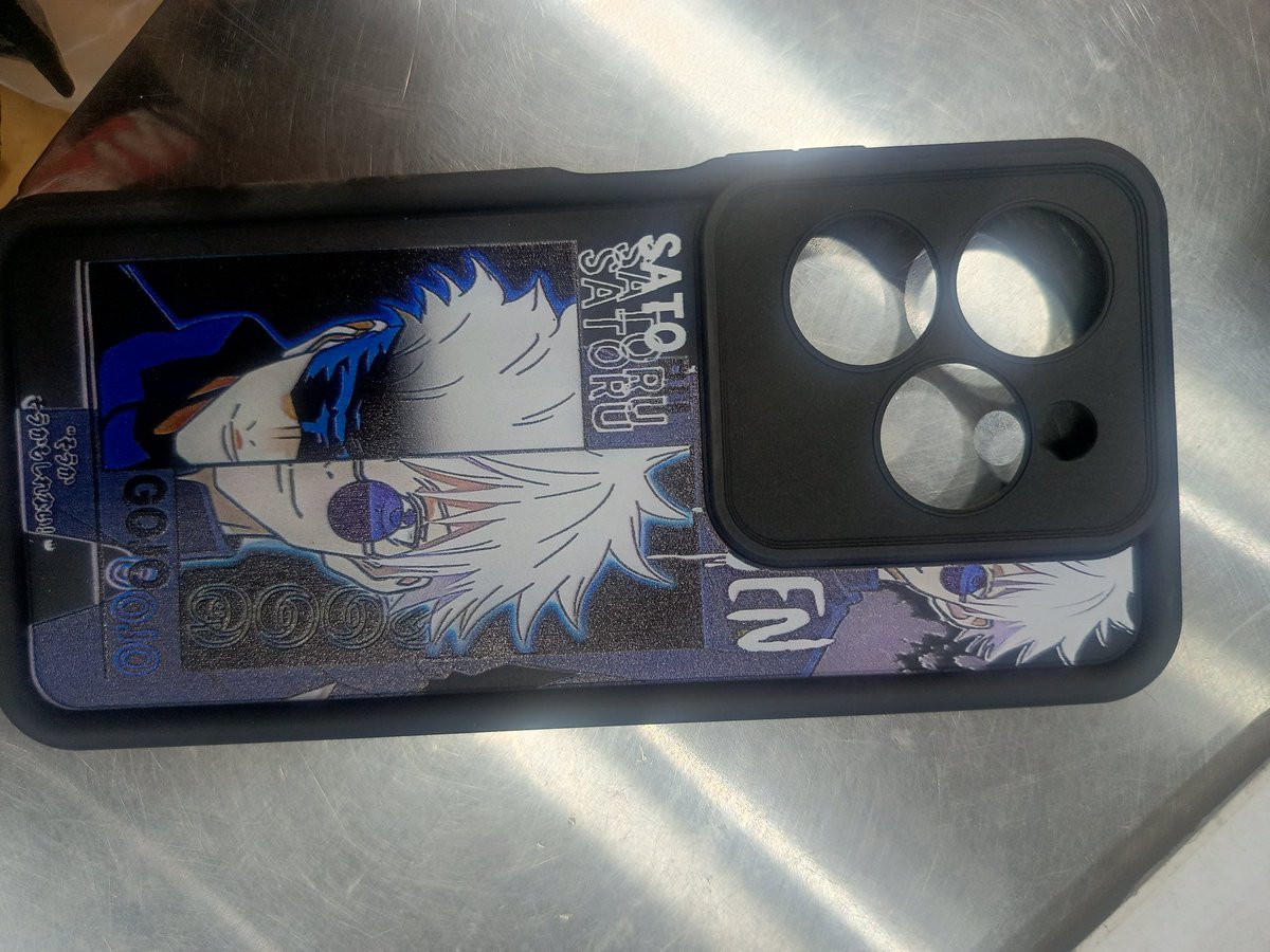 Kayanya casing satoru gue udah banyak, tapi gue tetap beli yang lain.