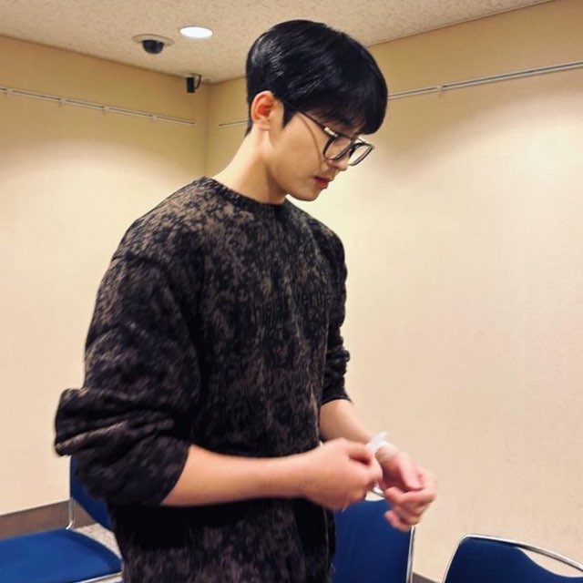 selfolssi ♤ tweet media